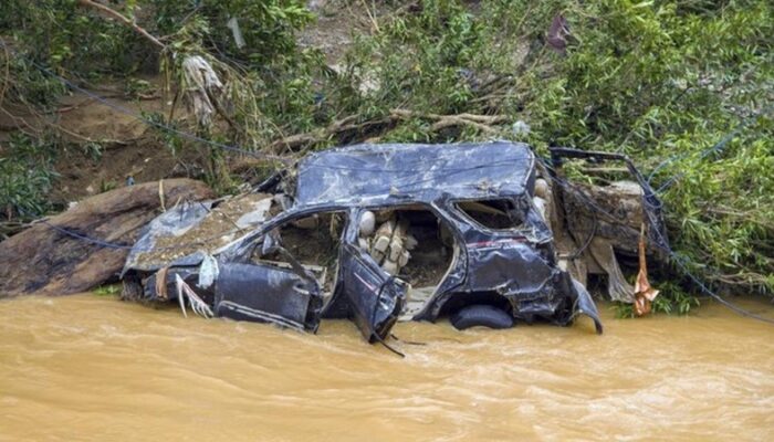 Enam Korban Banjir di Sumbar Belum Ditemukan